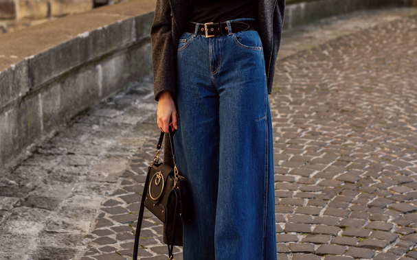 frau_streestyle_mode_jeans.png
